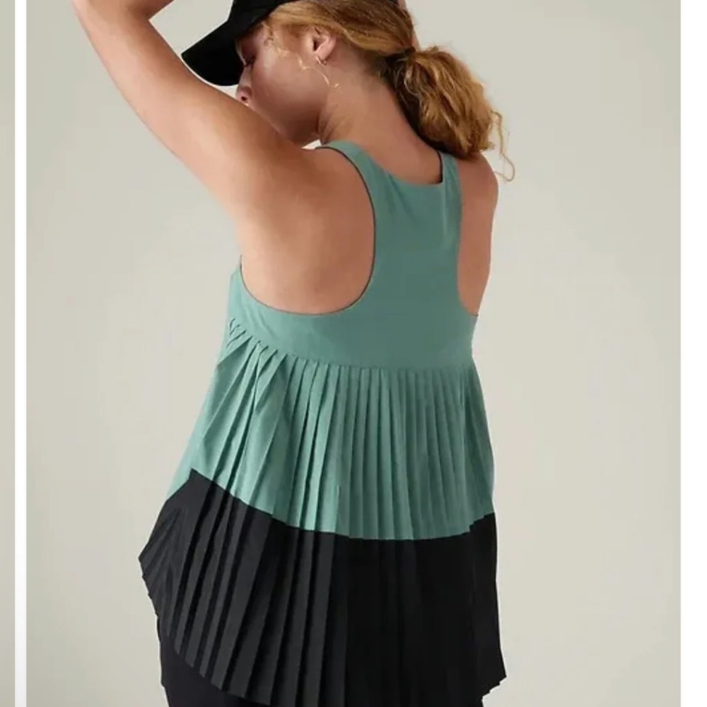 NWT Athleta Swing Forward tank with cute pleats